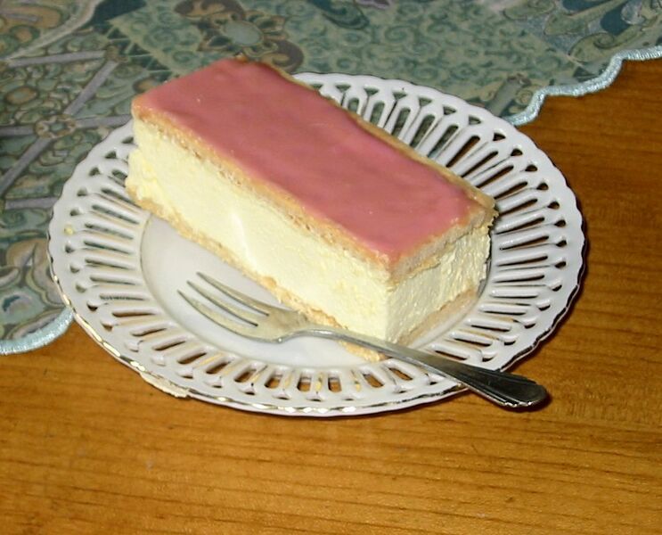 File:Tom Pouce Dutch pastry.JPG